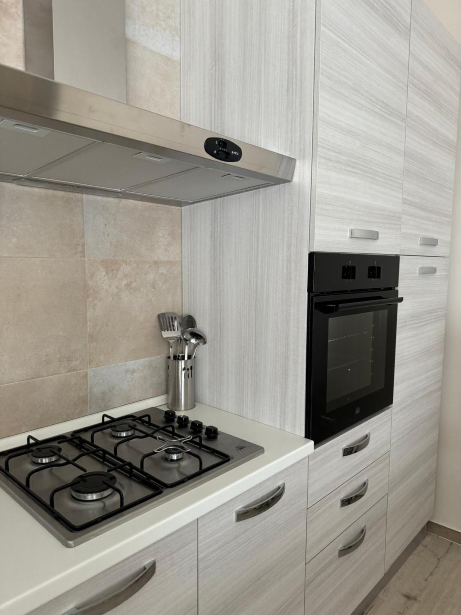 Casa Erminia Apartment กาแซร์ตา ภายนอก รูปภาพ