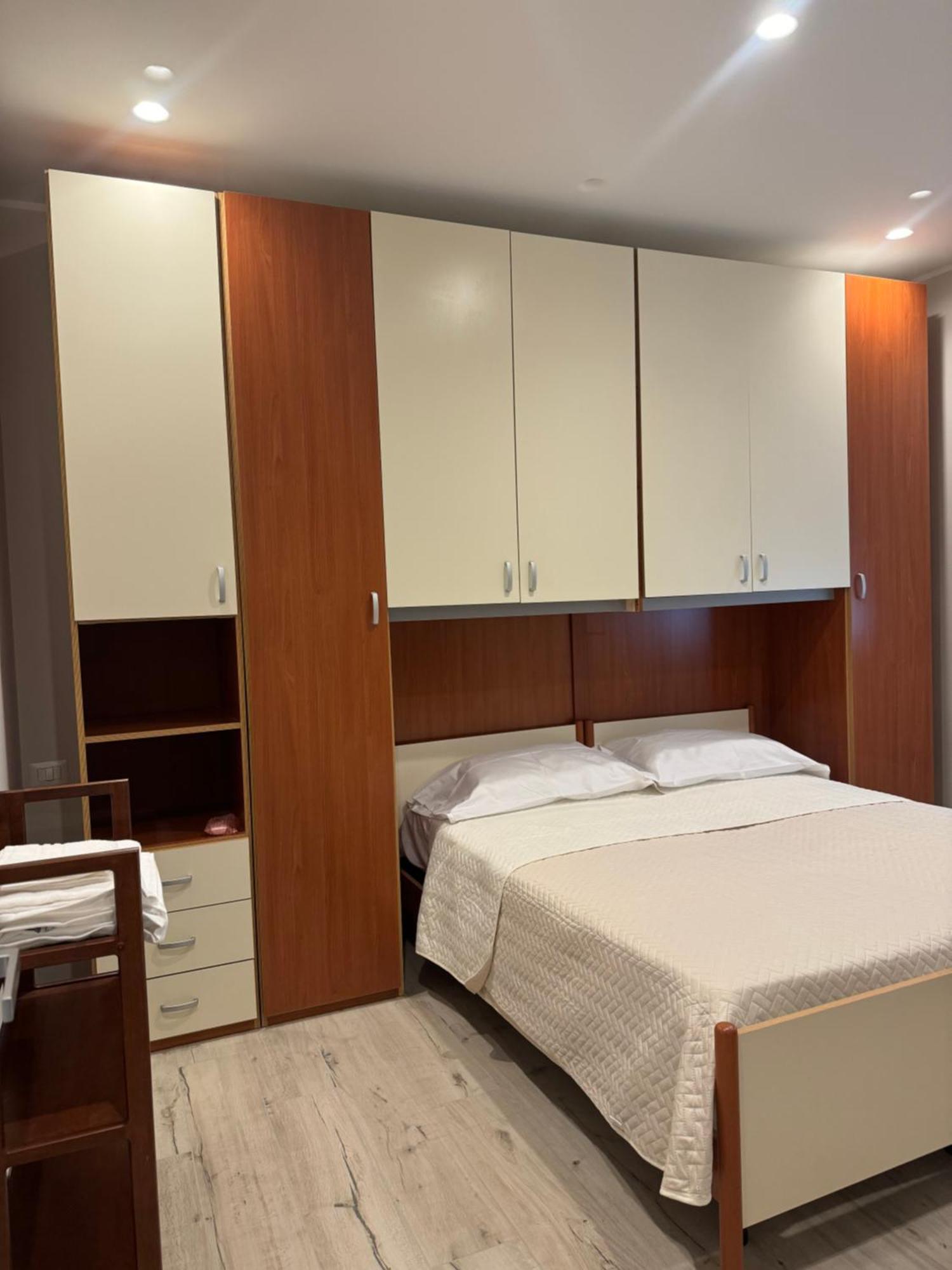 Casa Erminia Apartment กาแซร์ตา ภายนอก รูปภาพ
